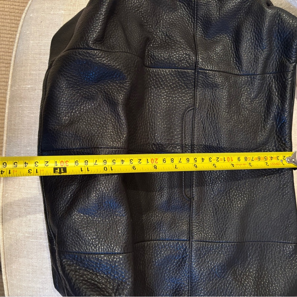 HOBO Classic Black Leather Bag - Picture 13 of 14